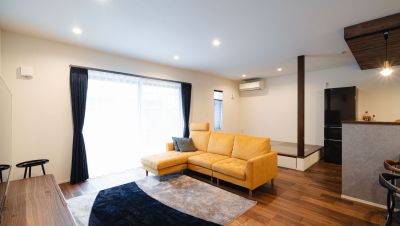 シックな中に あたたかさを感じる 家事楽動線の平屋