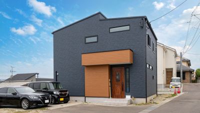 品よくアクセントを取り入れたシンプルモダンな家