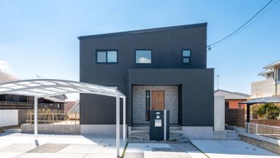 ギターの音色が優しくつつみこむナチュラルな家