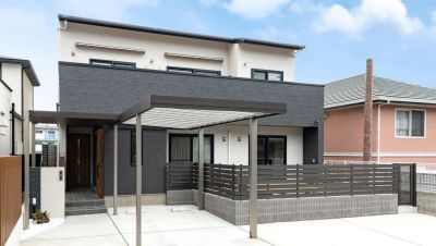 プライバシーを尊重し合える階層別の二世帯住宅