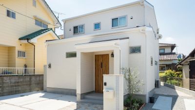 ニッチの取り入れ方が可愛らしいナチュラルな家