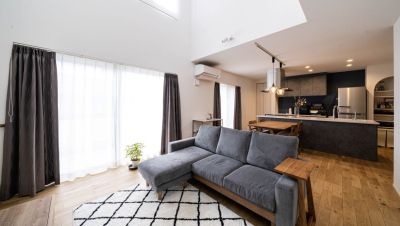 憧れのアイランドキッチンがある高級感が漂う家