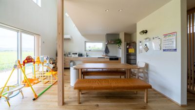 四季折々の風情を味わえる木のぬくもりがある家