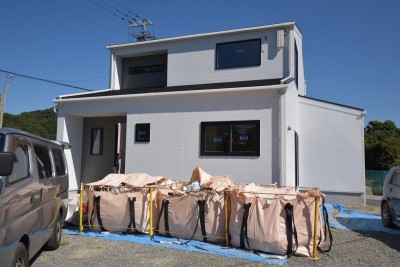 福岡県筑紫野市11　注文住宅建築現場リポート⑧　～内装工事・クロス貼り〜