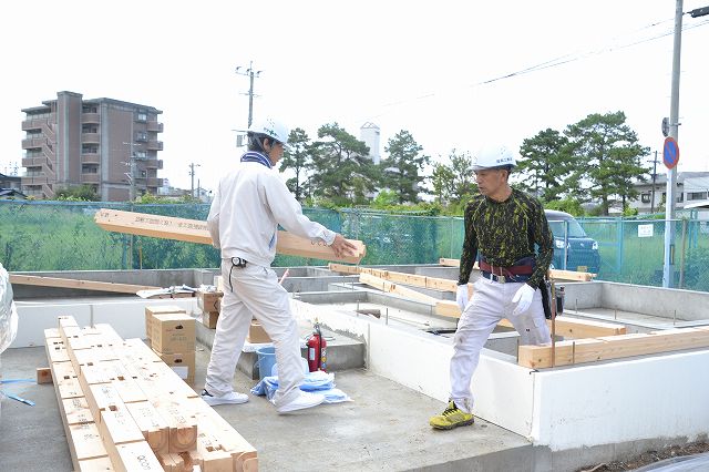 福岡市東区05　注文住宅建築現場リポート⑤　～土台敷～