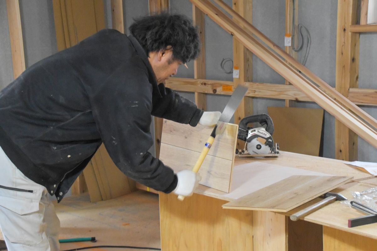 「三井郡大刀洗町04」注文住宅現場リポート⑤【木工事】【床材】