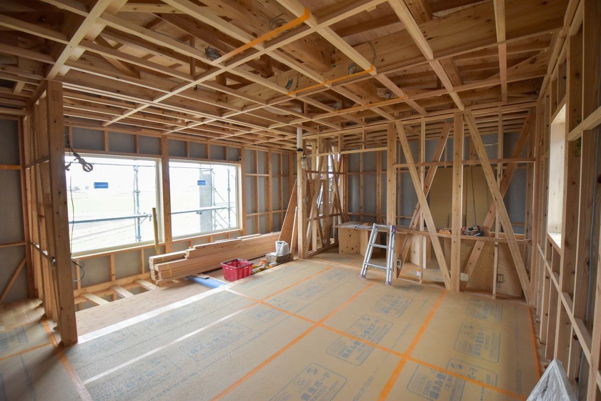 「三井郡大刀洗町04」注文住宅現場リポート⑤【木工事】【床材】