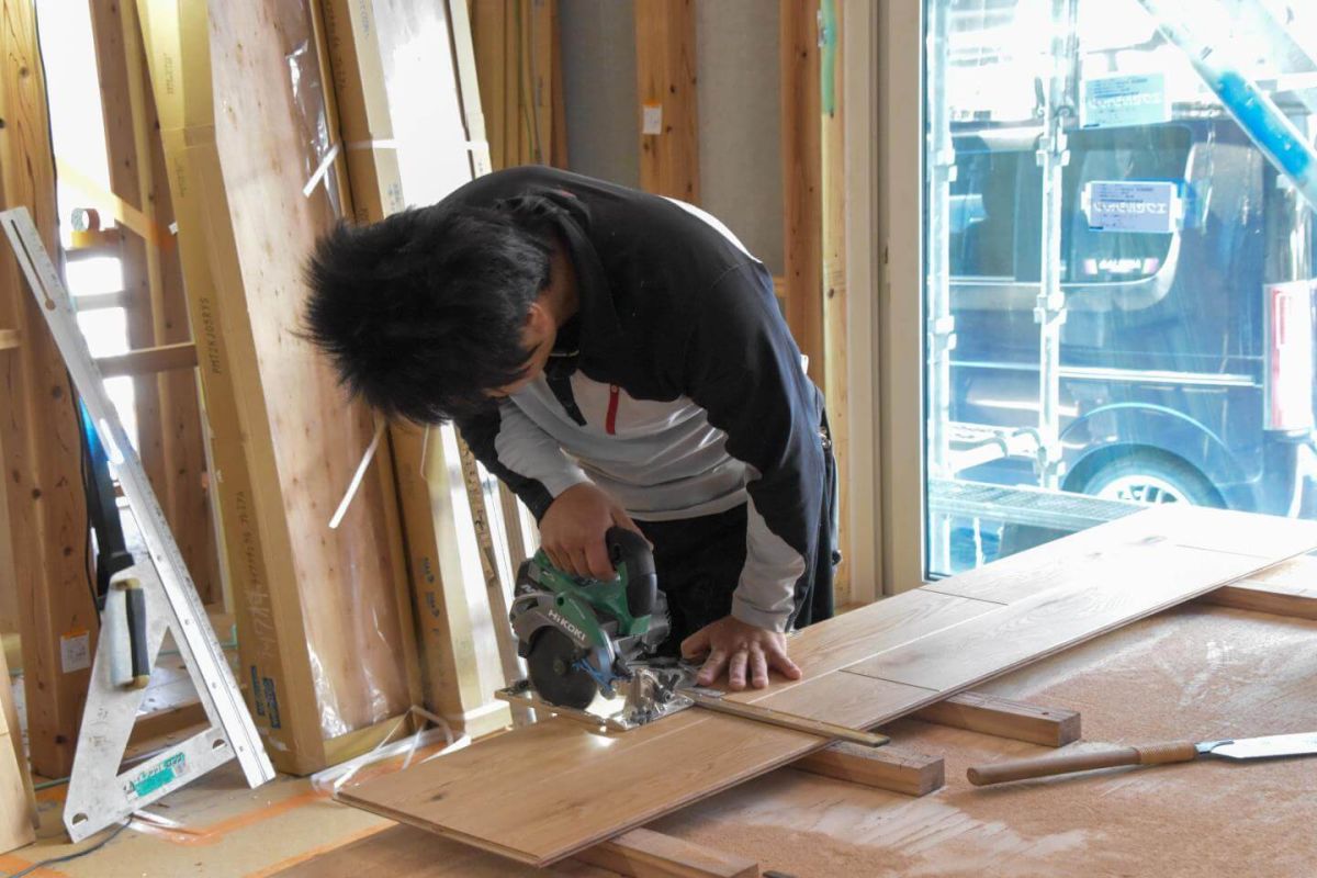 「糟屋郡志免町07」注文住宅現場リポート⑤【木工事】【床材】