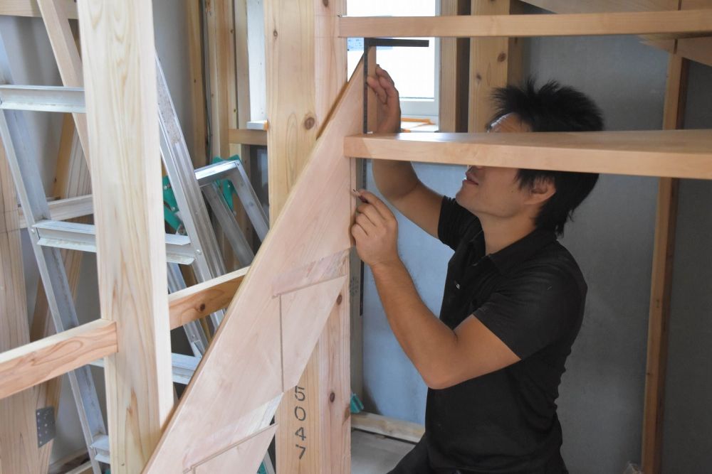「福岡市城南区07」注文住宅現場リポート⑥【木工事】【階段】