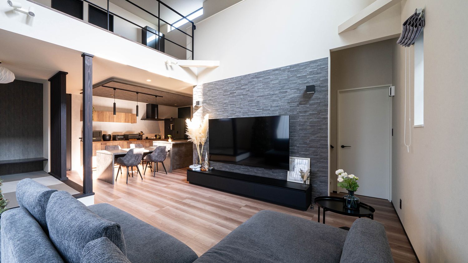 福岡県福津市で「平屋みたいに暮らせる二階建ての家」の完成見学会3月20日(金・祝)～22日(日)開催。LDK・動線イメージ