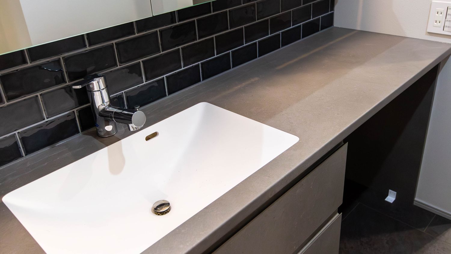 5月23日（土）～5月24日（日）限定！北九州市八幡西区で吹き抜けとロフトがある平屋の完成見学会を開催｜タイル&times;造作風洗面