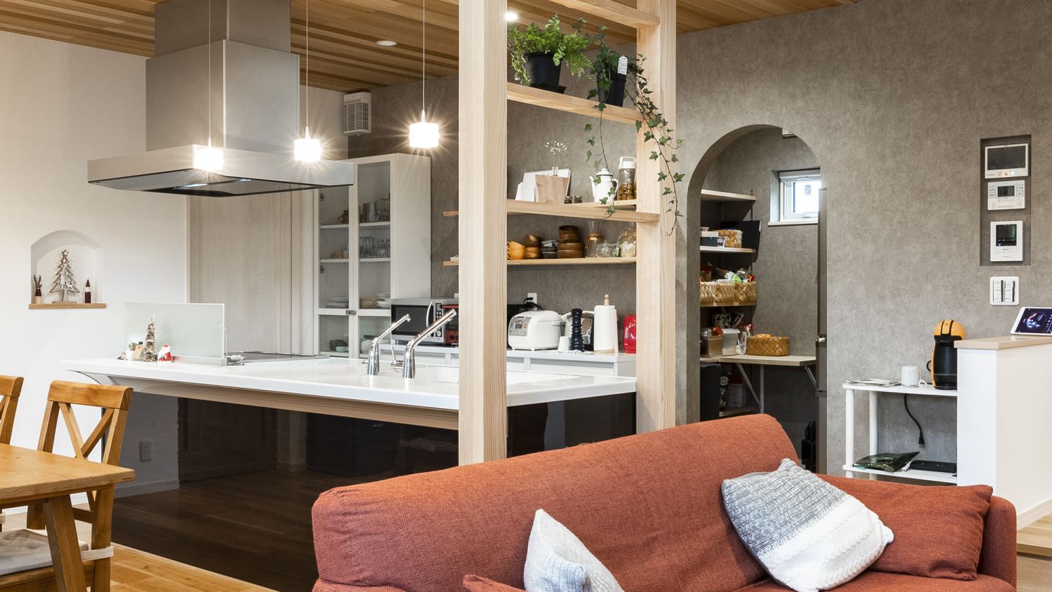 2025年10月11日から13日、筑後市完成見学会の見どころ画像キッチン