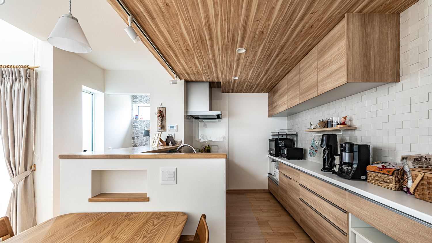 5月16日（土）～5月17日（日）限定！福岡市南区でプライベート中庭&times;家族に寄り添う動線の家の完成見学会｜キッチンイメージ