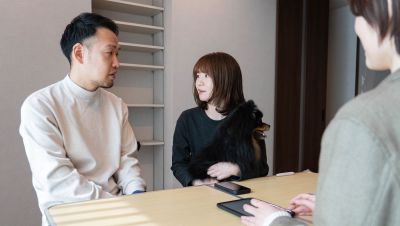 住宅性能の良さと自社施工への信頼、そして営業さんの熱意と人間性で選びました。